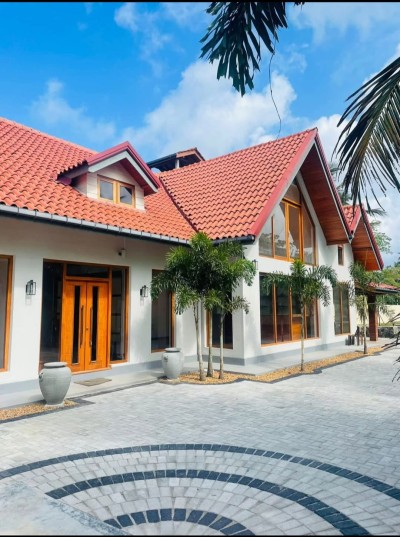 Newly built private villa with sea view , available for rent