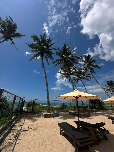 Exclusive Beachfront Villa in Hikkaduwa  | Price: 110 Million ( Negotiable )-1