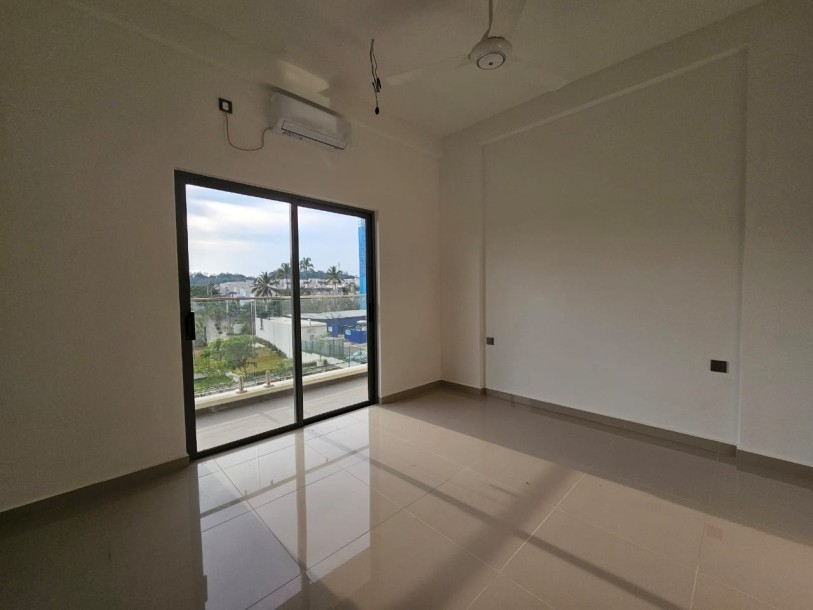 Canterbury Golf Apartments (Lexus Apartments)-8