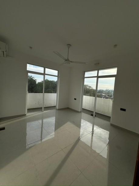 3 Bedroom Apartment for Sale in Regal Court, Colombo 05 | Price: 64,400,000 LKR (Negotiable)-2