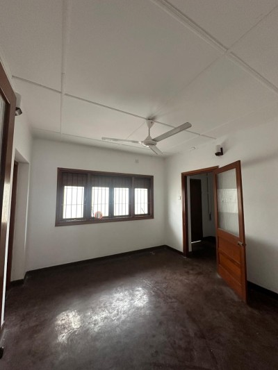 Colonial Type Commercial House for  Rent in Colombo 4 | Price: LKR 1.25 Million-3