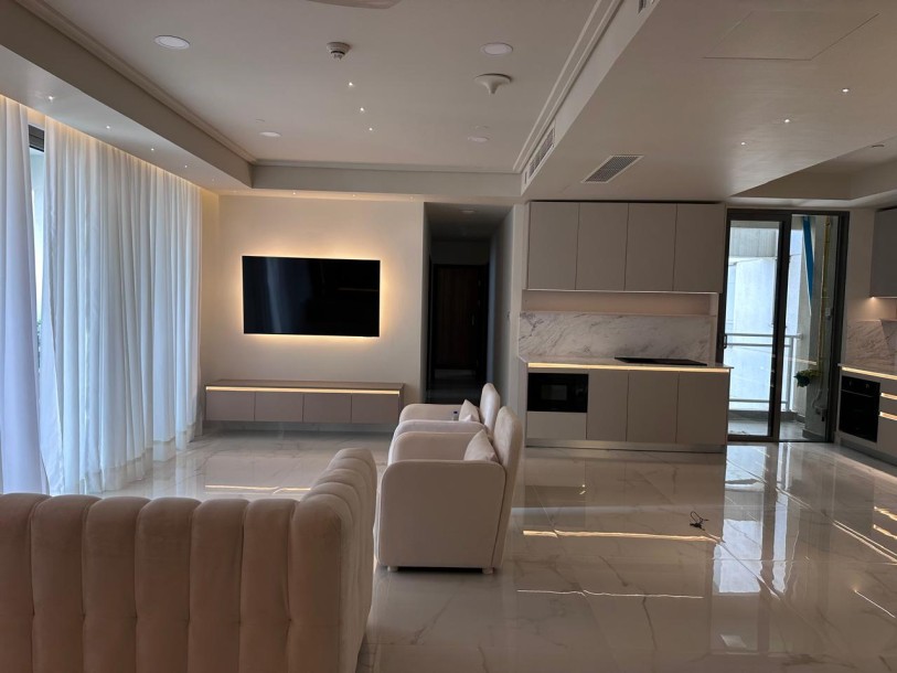 3 Bedroom Astoria apartment for Sale in Colombo 03.-4