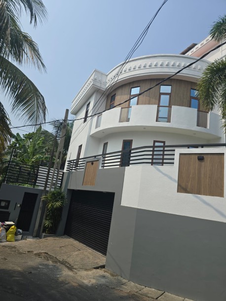 Luxury 4-Storey Fully Furnished House for Sale in Dehiwala-8
