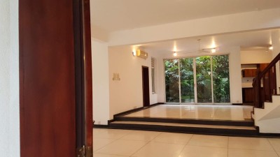 5BR House for Rent in Battaramulla | Rent: LKR 400,000-2