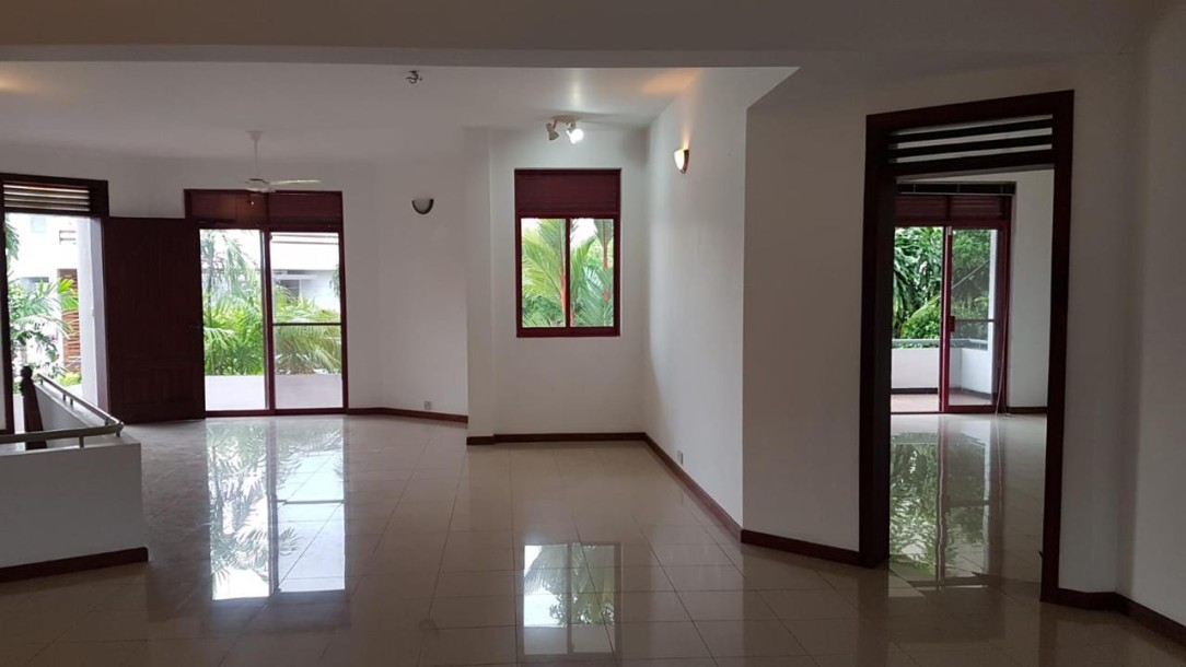 5BR House for Rent in Battaramulla | Rent: LKR 400,000-3