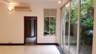 5BR House for Rent in Battaramulla | Rent: LKR 400,000-5