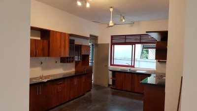 5BR House for Rent in Battaramulla | Rent: LKR 400,000-7