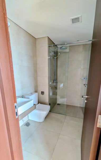 2BR Apartment for Sale in Luna Tower, Union Place, Colombo 02 | Price: LKR 90,000,000 (Negotiable)-5