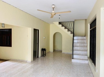 5BR House for Sale in Pitakotte | LKR 35 Million-2