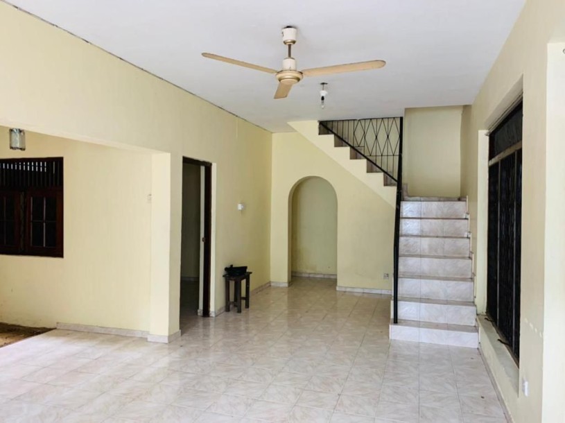 5BR House for Sale in Pitakotte | LKR 35 Million-2