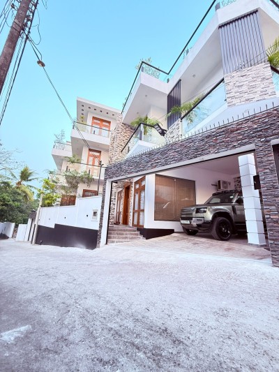 Luxury Residence for Sale in Palawaththa, Battaramulla | LKR 310 million