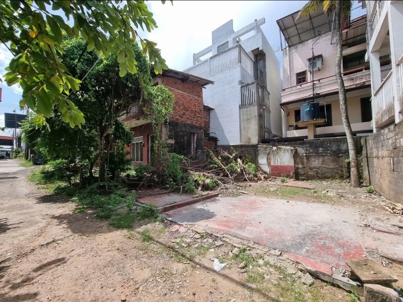 Land for Sale in Mount Lavinia | Investment LKR 55.55 Million (LA4637)-10
