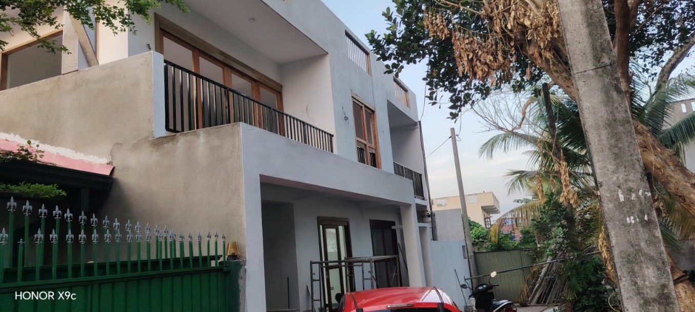 Brand New 7BR House for Sale in Boralesgamuwa | Price LKR 80 Mn (HS4679)-1