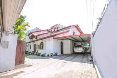 5BR House for Sale in Pelawatta, Battaramulla | LKR 75 Million (HS4713)