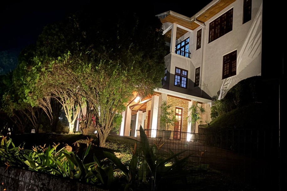 6BR Luxury Villa for Sale in Heerassagala, Kandy | LKR 175 Mn(VL4708)-3