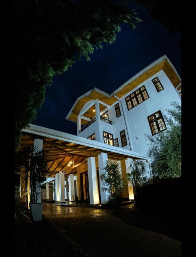 6BR Luxury Villa for Sale in Heerassagala, Kandy | LKR 175 Mn(VL4708)