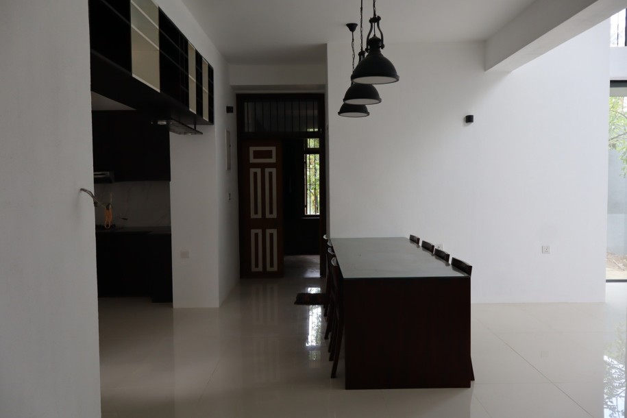 5BR House for Rent in Boralesgamuwa | LKR 350,000/Month (HS4727)-13