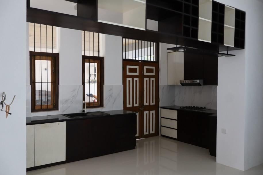 5BR House for Rent in Boralesgamuwa | LKR 350,000/Month (HS4727)-3