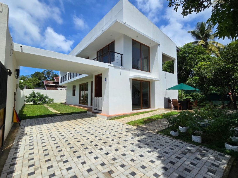 3BR House for Sale in Rawathawatta, Moratuwa | LKR 90 Million (HS4744)-1