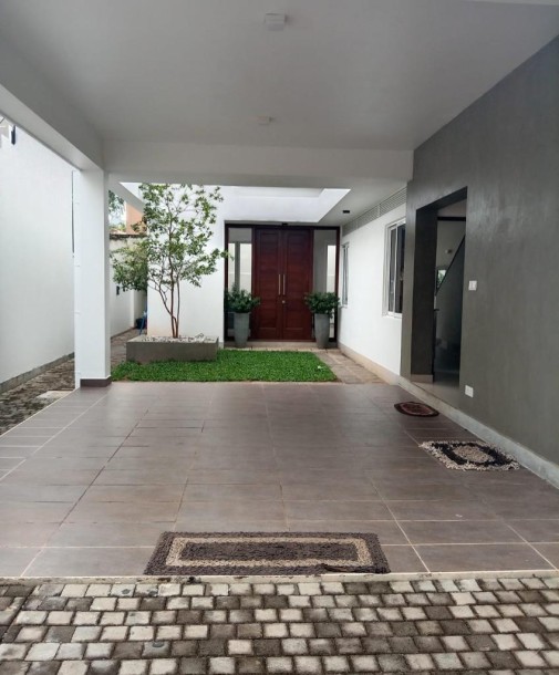 Modern 2-Story House for Rent in Colombo 06 | Monthly Rent LKR 500,000 (HS4745)-2
