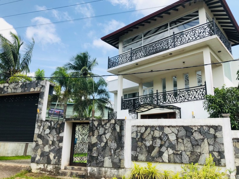 5 Bedroom Luxury House for Sale in Kadawatha | LKR 120 Million(HS4758)-1