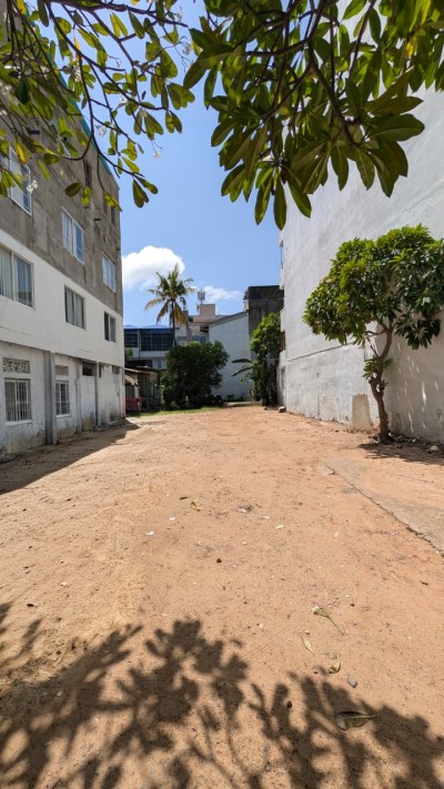 Prime Commercial Land for Sale on Hudson Road, Colombo 03 | Investment LKR 340 Million (Negotiable) (LA4813)