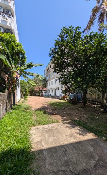 Prime Commercial Land for Sale on Hudson Road, Colombo 03 | Investment LKR 340 Million (Negotiable) (LA4813)-3
