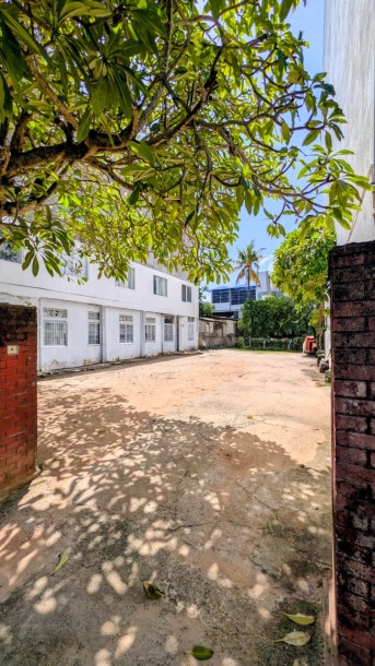 Prime Commercial Land for Sale on Hudson Road, Colombo 03 | Investment LKR 340 Million (Negotiable) (LA4813)-2