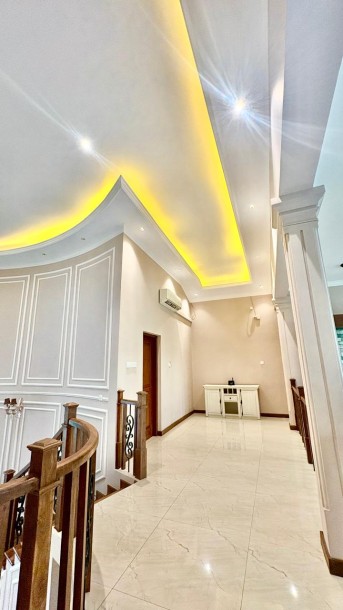 Luxury 3-Storey House for Sale in Makola | LKR 400 Million (HS4806)-5