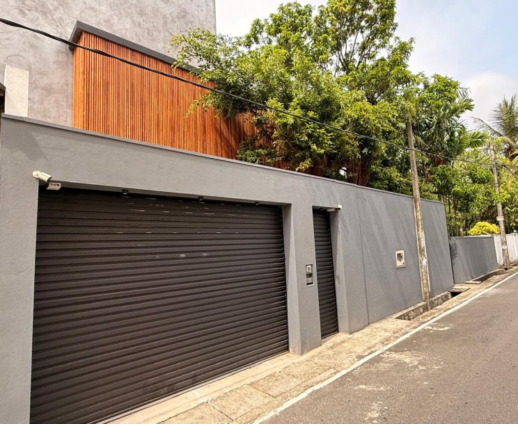 2 Houses on One Property for Sale in Pamunuwa Road, Maharagama | LKR 120 Million(HS4870)-2