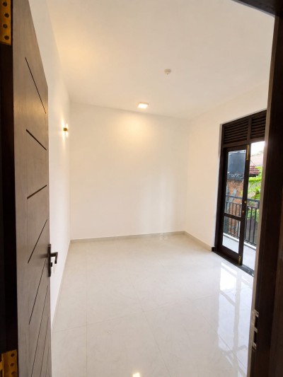 Brand-New Modern 5 Bedroom House for Sale in Homagama | LKR 45 Million (HS4940)-8