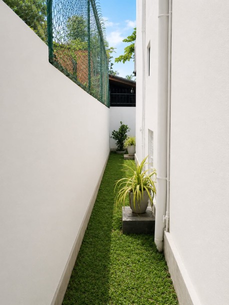 Brand-New Modern 5 Bedroom House for Sale in Homagama | LKR 45 Million (HS4940)-6