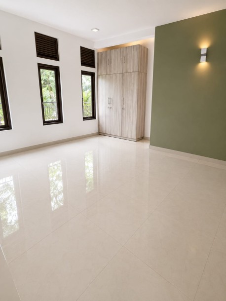 Brand-New Modern 5 Bedroom House for Sale in Homagama | LKR 45 Million (HS4940)-13