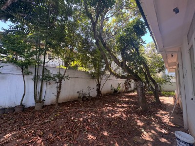 Property for Sale in Lake Gardens, Colombo 08 | LKR 15 Million Per Perch (LA4914)-7