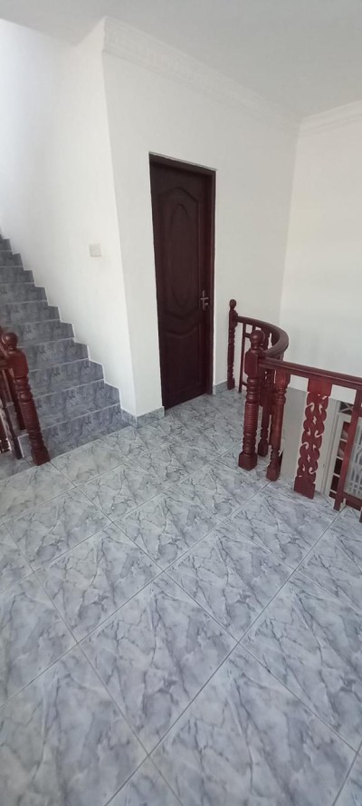 8 Bedroom House for Rent in Colombo 04 | LKR 750,000 Per Month (HS4924)-5