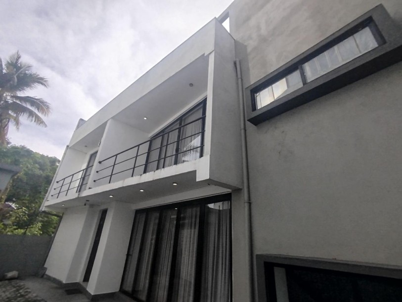 Modern House / Commercial Property for Sale in Mirihana, Nugegoda | LKR 59.5 Million (HS4930)-1