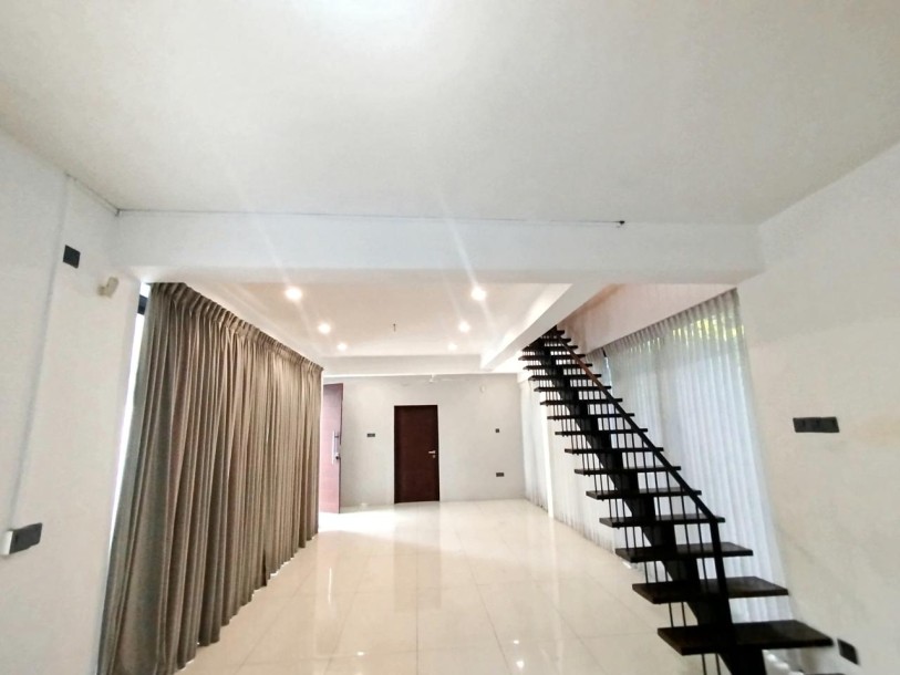 Modern House / Commercial Property for Sale in Mirihana, Nugegoda | LKR 59.5 Million (HS4930)-7