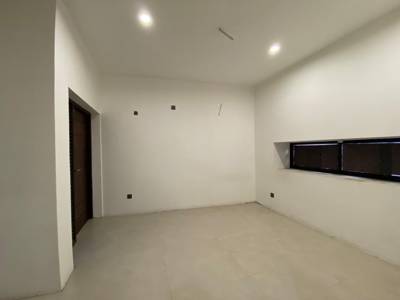 Modern House / Commercial Property for Sale in Mirihana, Nugegoda | LKR 59.5 Million (HS4930)-3