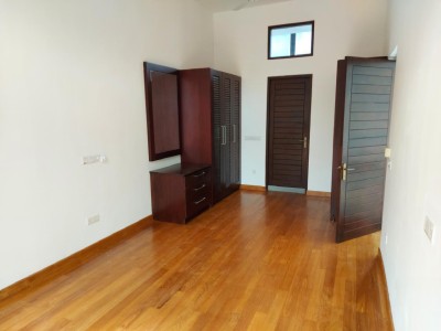 4 Bedroom Modern House for Rent in Colombo 07 | USD 3,700 Per Month (HS4935)-11