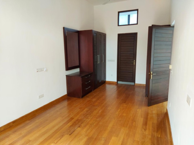 4 Bedroom Modern House for Rent in Colombo 07 | USD 3,700 Per Month (HS4935)-11