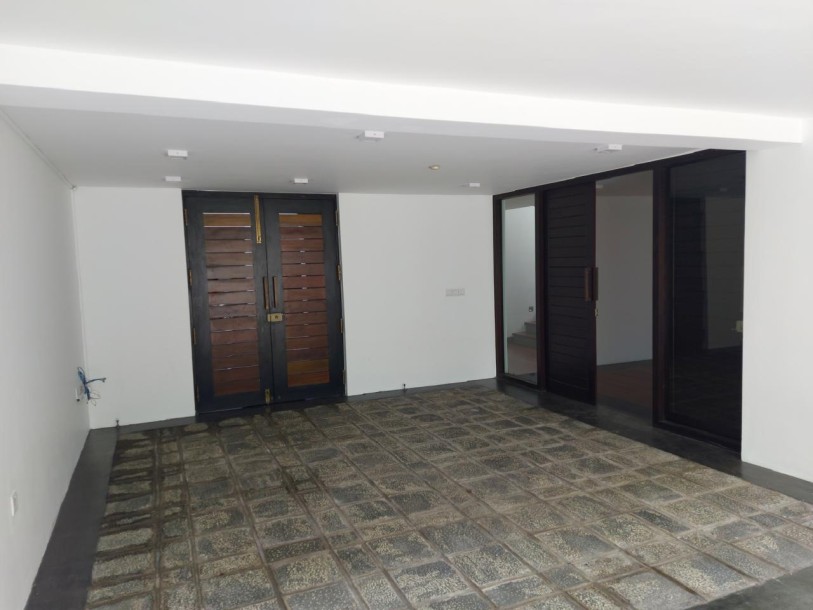 4 Bedroom Modern House for Rent in Colombo 07 | USD 3,700 Per Month (HS4935)-9