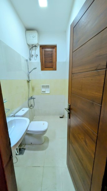 4BR Semi-Furnished House for Rent in Mount Lavinia | LKR 270,000 Per Month (HS4943)-7