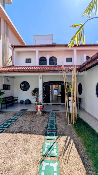 8 Bedroom Waterfront Villa for Sale in Bentota | LKR 330 Million (Negotiable) (VL4956)-1