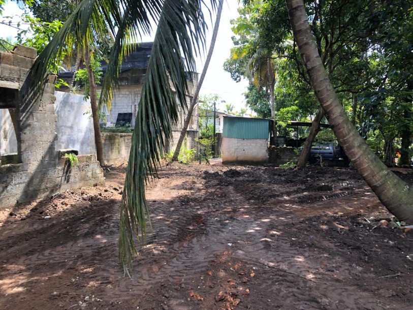13.8 Perches Prime Land for Sale in Thalapathpitiya, Nugegoda | LKR 31.74 Million  (LA4955)-1