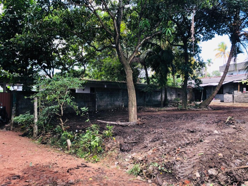 13.8 Perches Prime Land for Sale in Thalapathpitiya, Nugegoda | LKR 31.74 Million  (LA4955)-2
