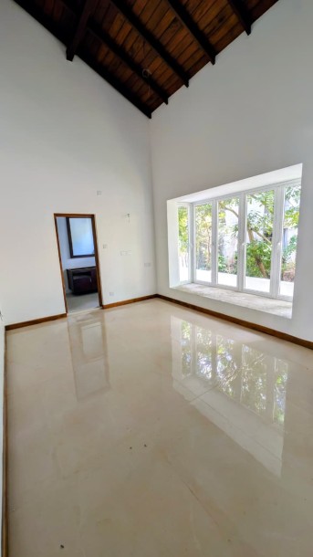 5 Bedroom Modern House for Sale in Colombo 05 | LKR 350 Million (Negotiable) (HS4990)-2