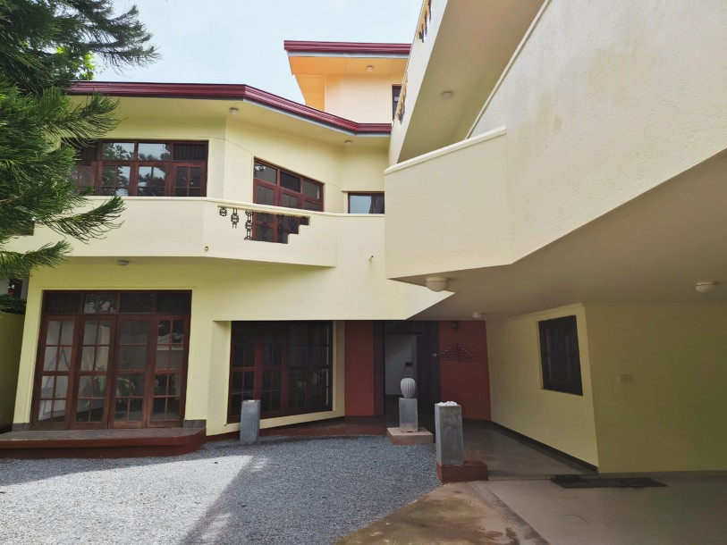 4 Bedroom Architect-Designed House for Sale in Rajagiriya | LKR 225 Million Negotiable (HS4985)-1