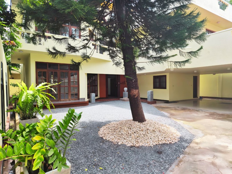 4 Bedroom Architect-Designed House for Sale in Rajagiriya | LKR 225 Million Negotiable (HS4985)-5