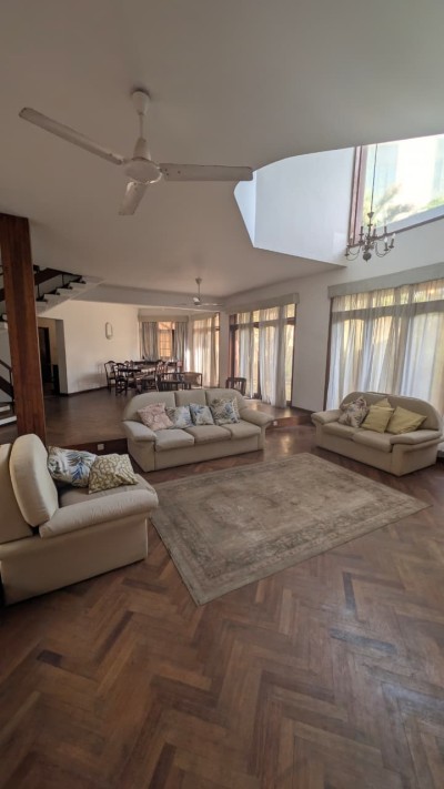Seaside Property for Sale in Kollupitiya, Colombo 03 | LKR 352.5 Million (Negotiable) (HS4993)