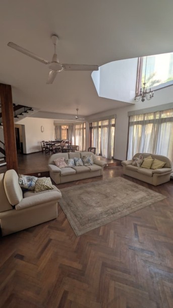 Seaside Property for Sale in Kollupitiya, Colombo 03 | LKR 352.5 Million (Negotiable) (HS4993)-1